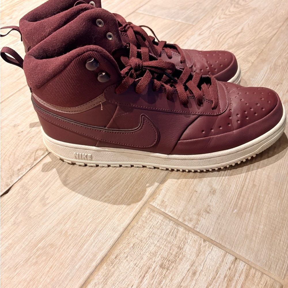 11.5 Men’s Winter Burgundy Red Nike Court Vision Mid Top Sneakers DR7882-600 uc - Picture 2 of 6